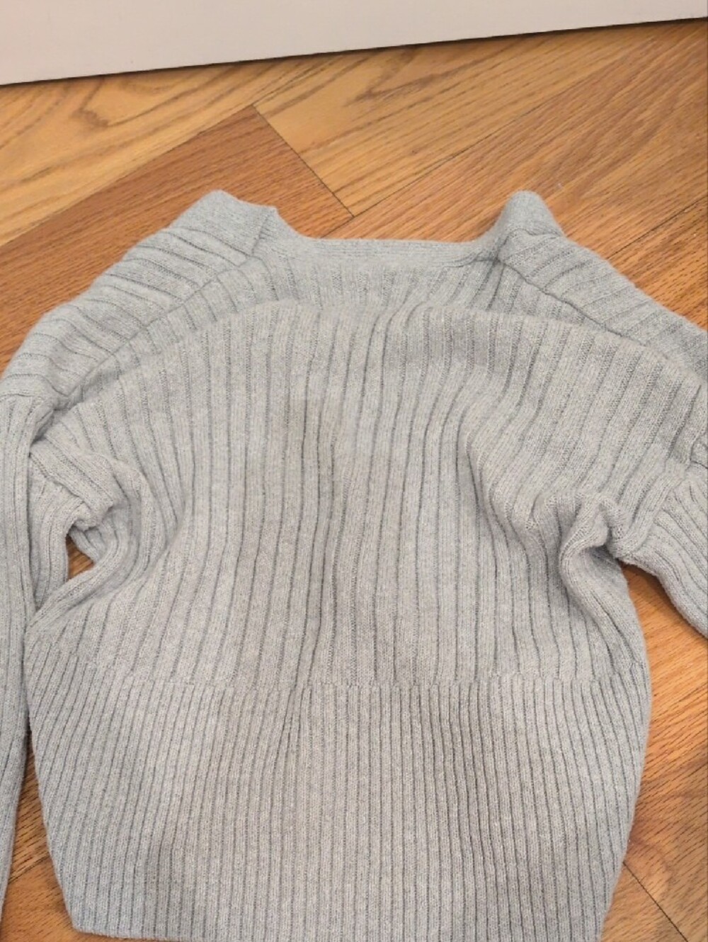 H&M Light Gray Ribbed V-Neck Button-Front Cardigan - Picture 3 of 5